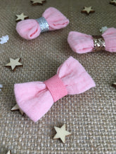 Barrettes roses cérémonies