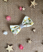 Barrette fleurie