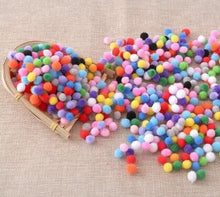 Pompons ateliers créatifs