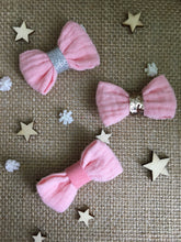 Barrettes roses cérémonies
